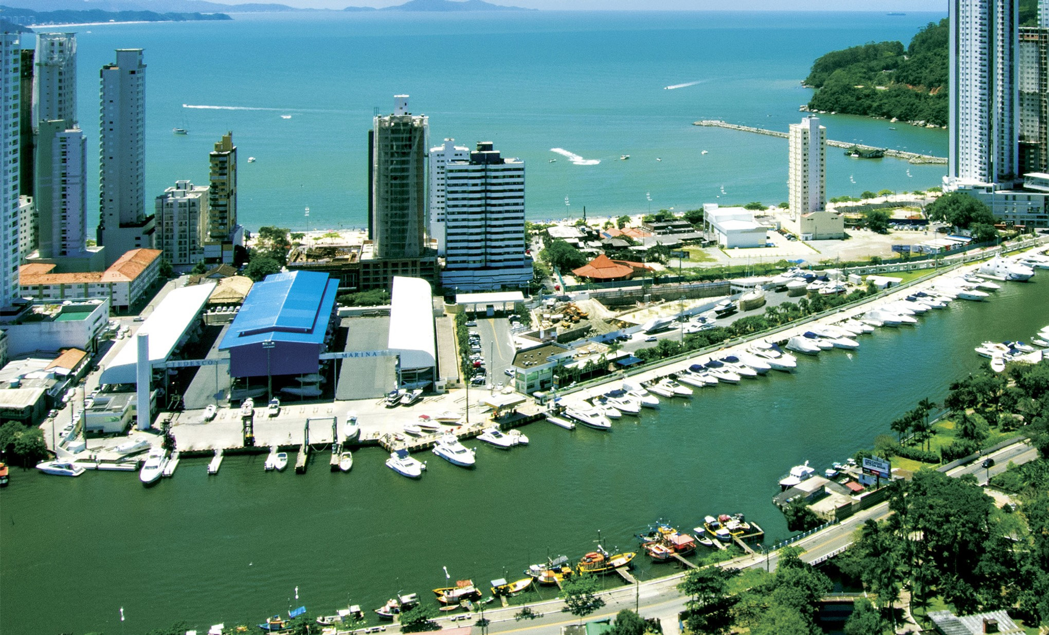 Tedesco Marina infraestrutura náutica e exclTedesco Marina infraestrutura náutica e exclusividade em Balneário Camboriúusividade em Balneário Camboriú